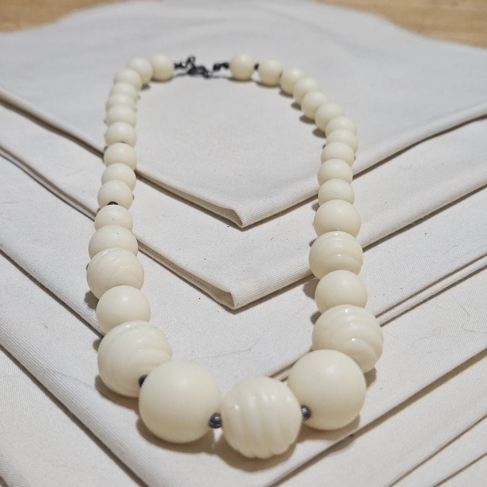 Carved Celluloid Graduated Beaded Sterling Clasp Vintage Retro Necklace